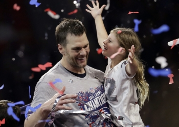 (Video) Tom Brady Faces Backlash for Cliff Diving with Young Daughter