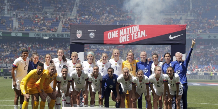 (Video) U.S. Women’s National Soccer Team Alex Morgan Twerks In Locker Room