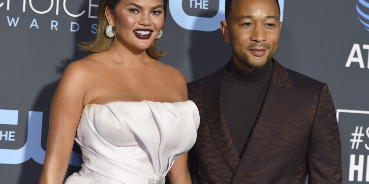 (News) John Legend and Chrissy Teigen are Going to Guest Star on “The Simpsons”