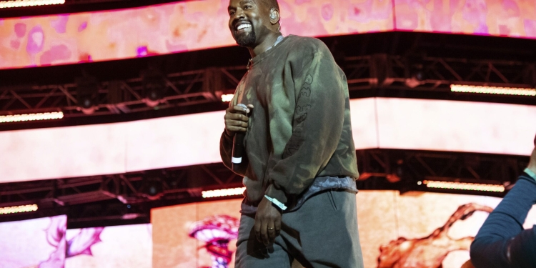 (News) Kanye West Building Prototypes For Housing Community