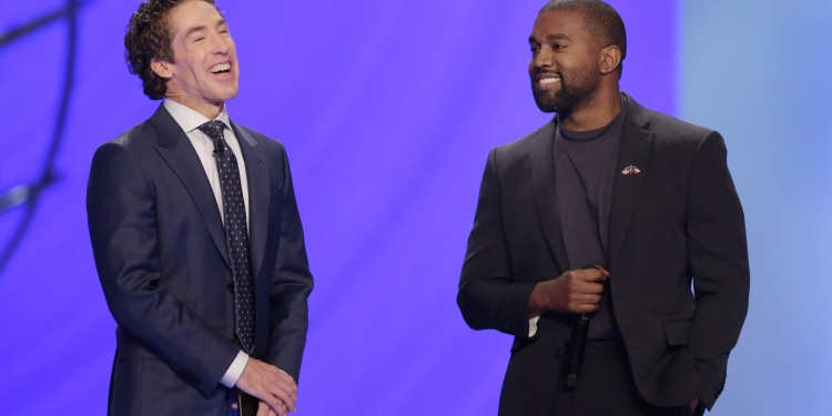 (News) Kanye West Visits Joel Osteen’s Church