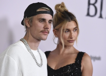 (News) Justin Bieber Joins Kanye West For Sunday Service