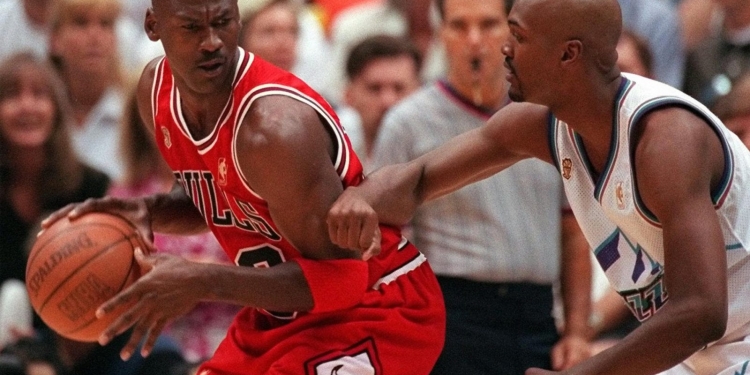 (News) Utah Pizza Hut Manager Claps Back at Jordan’s Food Poisoning Claims