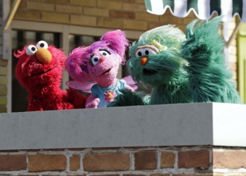 (News) Elmo and the Seasame Street Cast Appeared on CNN Saturday to Learn About Racism and Protests