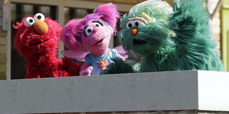 (News) Elmo and the Seasame Street Cast Appeared on CNN Saturday to Learn About Racism and Protests