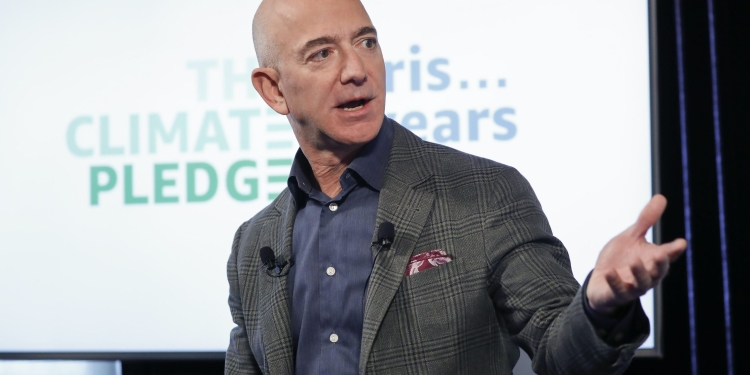 (News) Jeff Bezos Personally Fires Back at Racist BLM Comments by a Customer