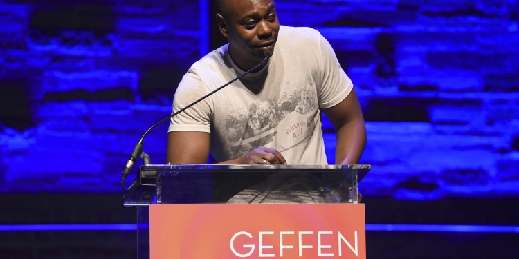(News) Dave Chappelle Traveled to Wyoming to Check on Longtime Friend Kanye West