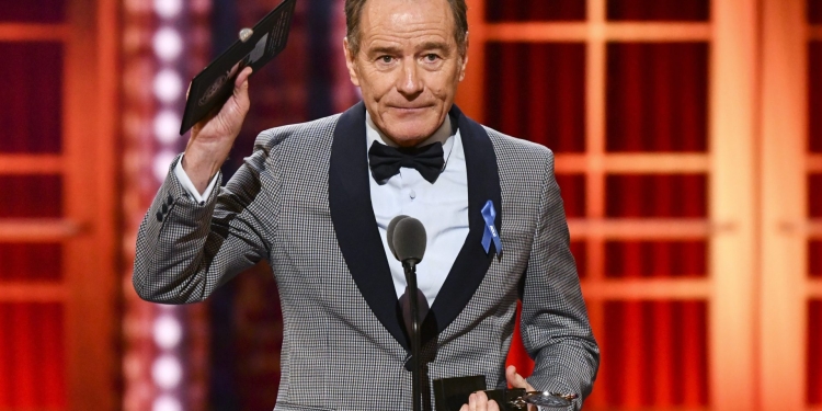 (News) Bryan Cranston Reveals He Had Coronavirus and Donated Plasma With Antibodies