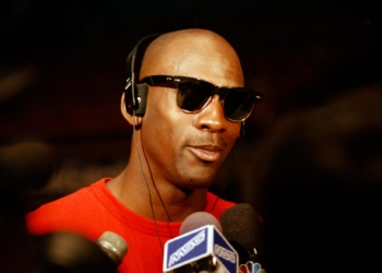 (News) A Rare Pair of Game Worn Air Jordans Sell at Auction