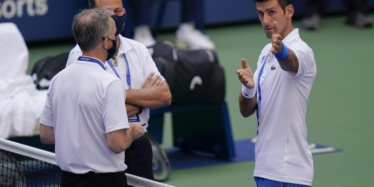 (News) Novak Djokovic Disqualified for Accidentally Hitting Line Judge with Ball