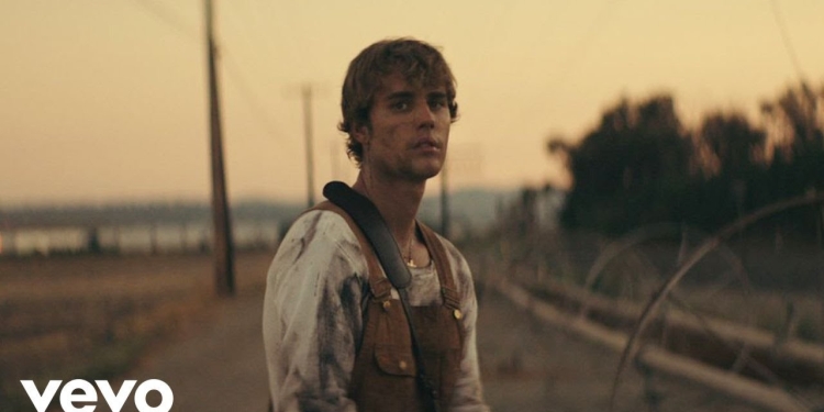 (Watch) Justin Bieber – Holy ft. Chance The Rapper