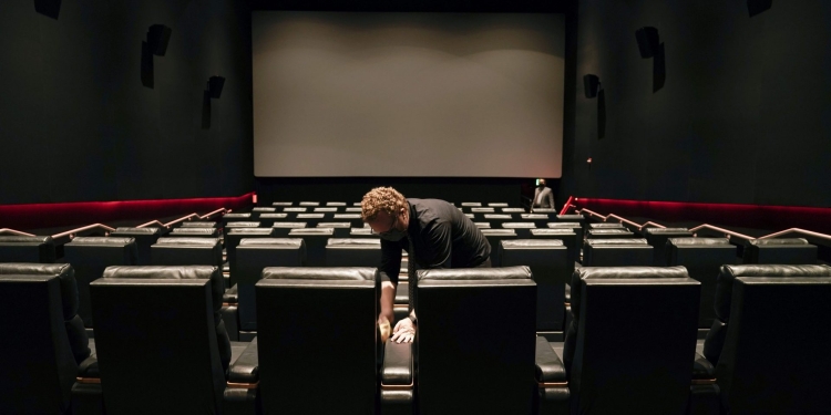 (News)  Regal Cinemas is Closing all 543 U.S. Locations