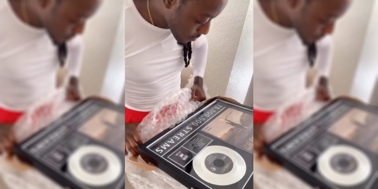 (News) Ace Hood’s Wife Gifts Him Multiple Plaques Commemorating Streams on Independent Releases