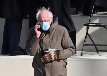 (News) Bernie Sanders Sparks New Meme at Presidential Inauguration