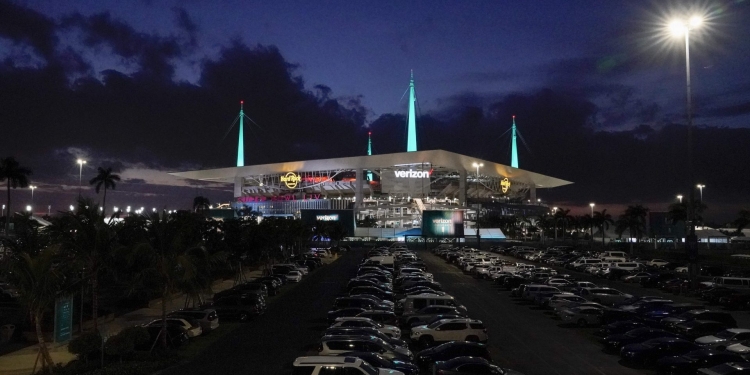 (News) Floyd Mayweather & Logan Paul Fight is on in Miami