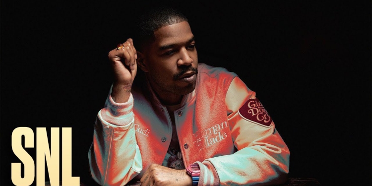 (News) Kid Cudi Pays Tribute to Kurt Cobain with Floral Dress on SNL
