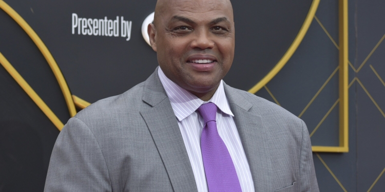 (News) Charles Barkley Gives Back to Local Teachers