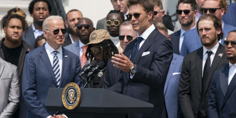 (News) Tom Brady and The Tampa Bay Bucaneers Visited The White House Yesterday