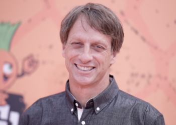 (News) Tony Hawk Releasing Skateboards Painted With His Blood