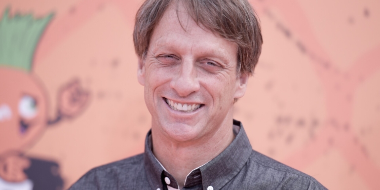 (News) Tony Hawk Releasing Skateboards Painted With His Blood