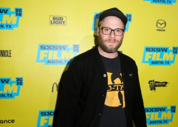 (News) Seth Rogen Calls Out Emmy Awards While Presenting Award