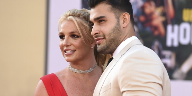(News) Congratulations Britney Spears & Sam Asghari On Their Engagement!