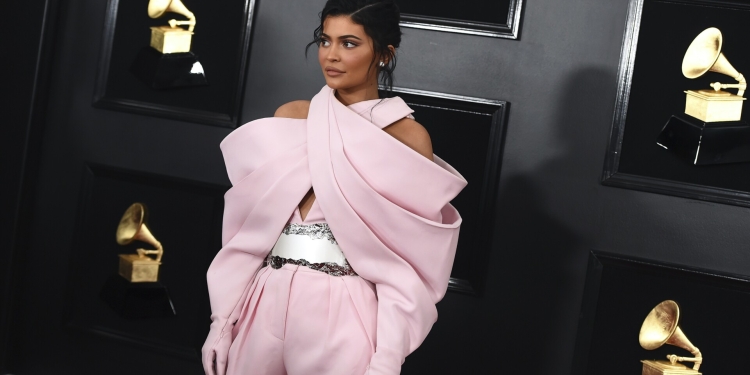 (News) Customers Are Not Happy With Kylie Jenner’s Swimwear Brand