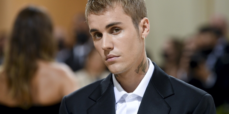 (News) Justin Bieber Takes Jump Into The Marijuana Industry