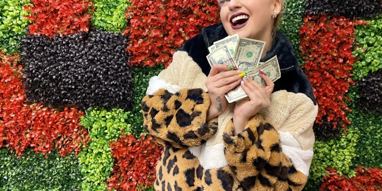 (Happy Holidays) Cyber Smart Shopping Tips From An Expert