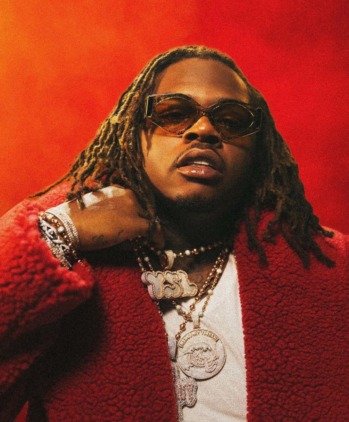 @gunna just secured his second number 1 album on @billboard! ‘DS4EVER’ sold 153,300 units while @theweeknd’s new album ‘Dawn FM’ sold 148,000 units.