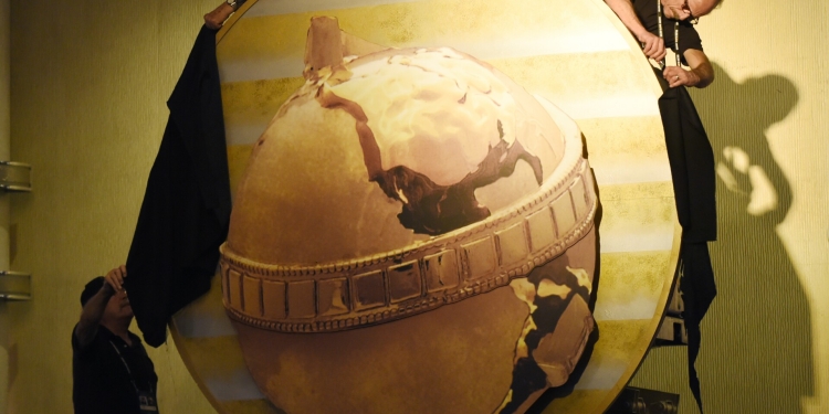 (Recap) 2022 Golden Globes Held Privately