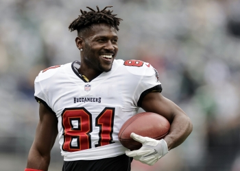 (News) Antonio Brown Quits On Buccaneers, Drops New Single