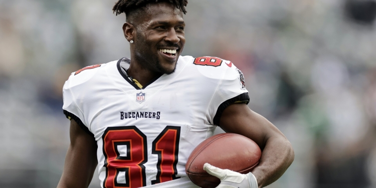 (News) Antonio Brown Quits On Buccaneers, Drops New Single
