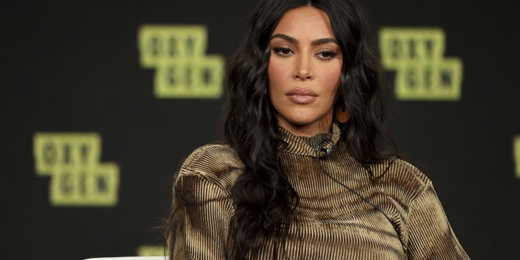 (News) Kim Kardashian Walks Back Comments On Working