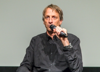 (News) Tony Hawk Suffered A Gruesome Leg Injury Monday