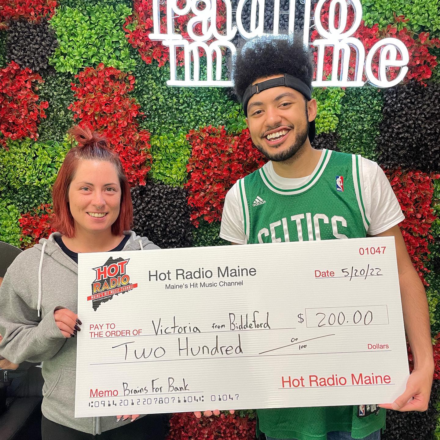 Shout out to Victoria from Biddeford- Another #BrainsForBank winner!! Listen weekdays 8am and 5pm for your chance to play!! 🧠4️⃣🏦 made Hot in Maine by @leeautomalls #MaineMade #MaineWinners