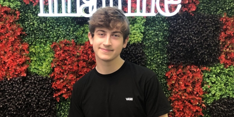 (Intern) Meet our new intern, Ari!