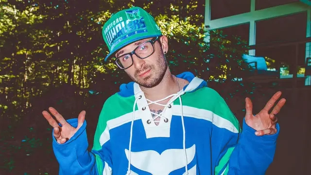 (Concert) Chris Webby at Wally’s