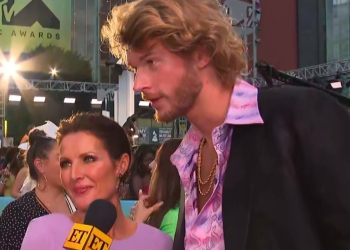 (News) Yung Gravy Takes Addison Rae’s Mom to the MTV VMAs