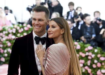 (News) Tom Brady & Gisele Bundchen Hire Divorce Lawyers