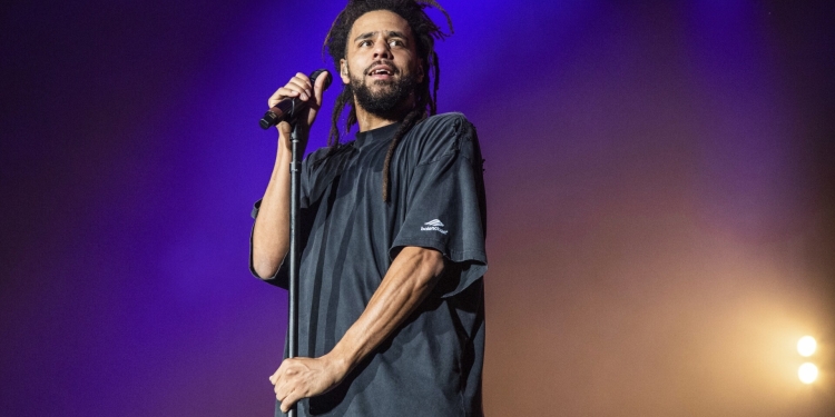 (News) J. Cole Reveals He Was Smoking Cigarettes At Just 6 Years Old