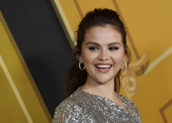 Selena Gomez Spotted With Zayn Malik & Posts Thirst Trap