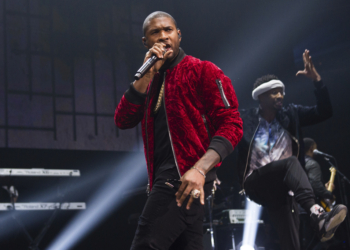 Usher Gets Key To Las Vegas