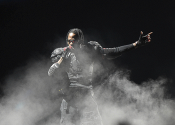 Travis Scott Breaks Up Argument, Makes Couple Kiss And Make Up At His Concert
