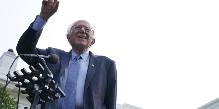 Senator Bernie Sanders To Deliver UNE Commencement Address