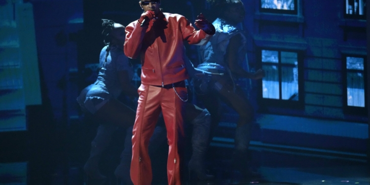 21 Savage’s Loyalty On Full Display As He Brings Drake Out On Stage In Toronto