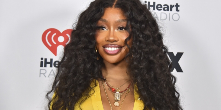 SZA To Join Kendrick Lamar For Super Bowl Halftime Show