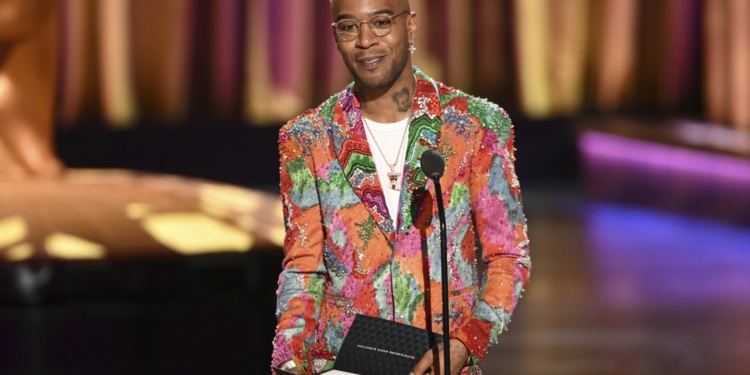 Kid Cudi To Auction Off Personal Items