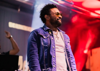 RECAP: Shaggy Headlines Sold-Out Hot Beach Bash #8!